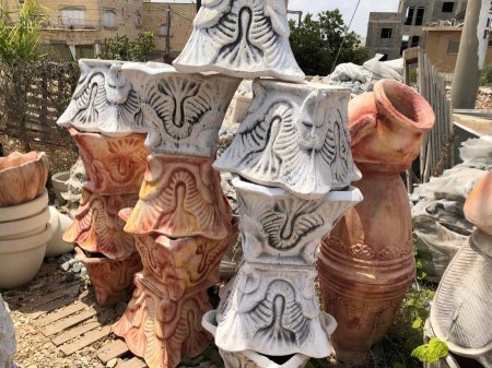 وعاء حجري متوسط، مناسب لتزيين البلكونة أو الشرفة